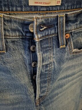 Levi's Woman's Ribcage Straight Blue Jeans - Size 27